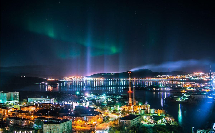 俄罗斯 摩尔曼斯克。虽然只有30万人左右，但是北极圈内人口最多的“大城市”。